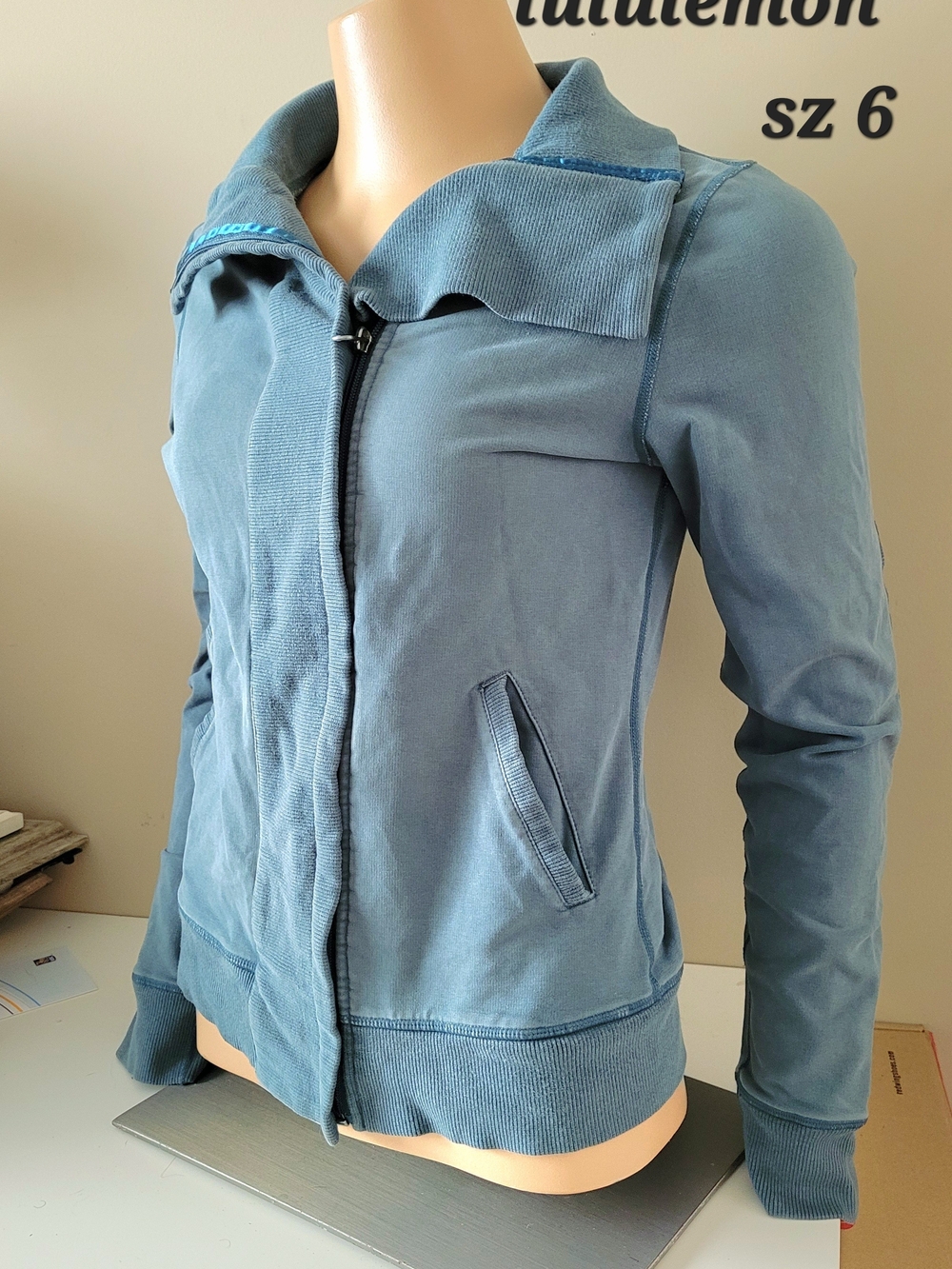 lululemon athletica Women's Blue Zip-Up Jacket